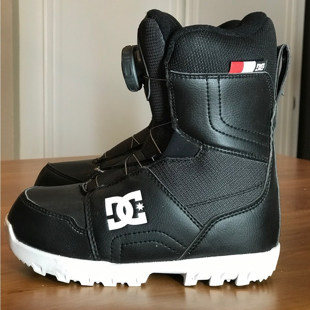 DC boa system snowboarding boot youth size 1 black blue